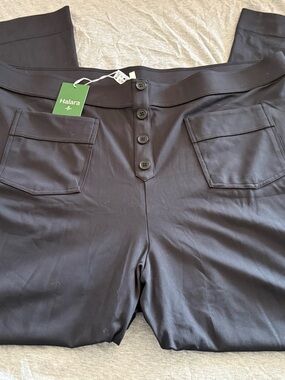 HALARA Black High-Rise Button-Front Leggings with Front Pockets